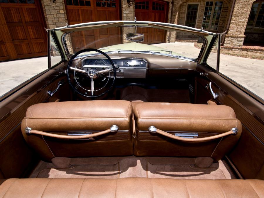  Lincoln Cosmopolitan Convertible 1951 года  (фото 4 из 39)